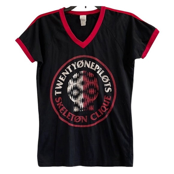Hot Topic Twenty One Pilots Skeleton Clique band T-Shirt Tee Small TOP - Picture 1 of 5